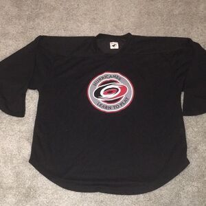 Vintage Learn to Play Carolina Hurricanes Ice Hockey practice black jersey M